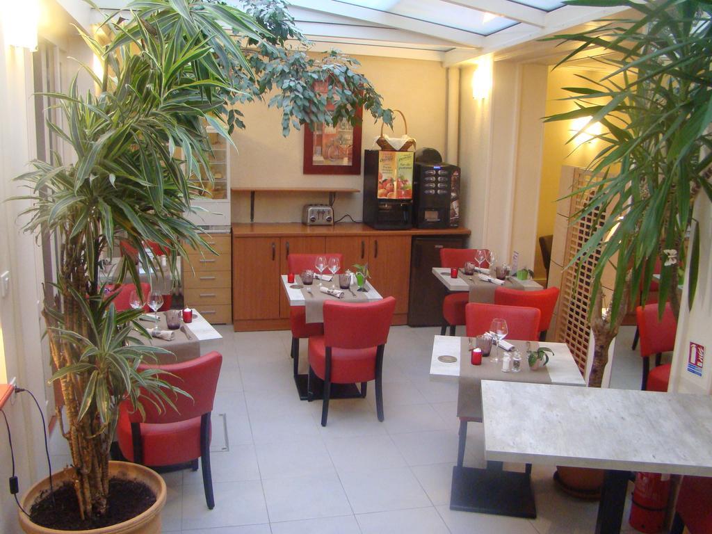 Logis Hotel De France Rochechouart Kültér fotó