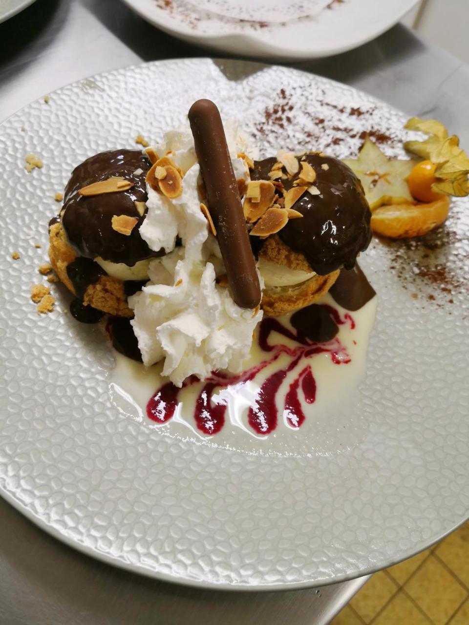Logis Hotel De France Rochechouart Kültér fotó