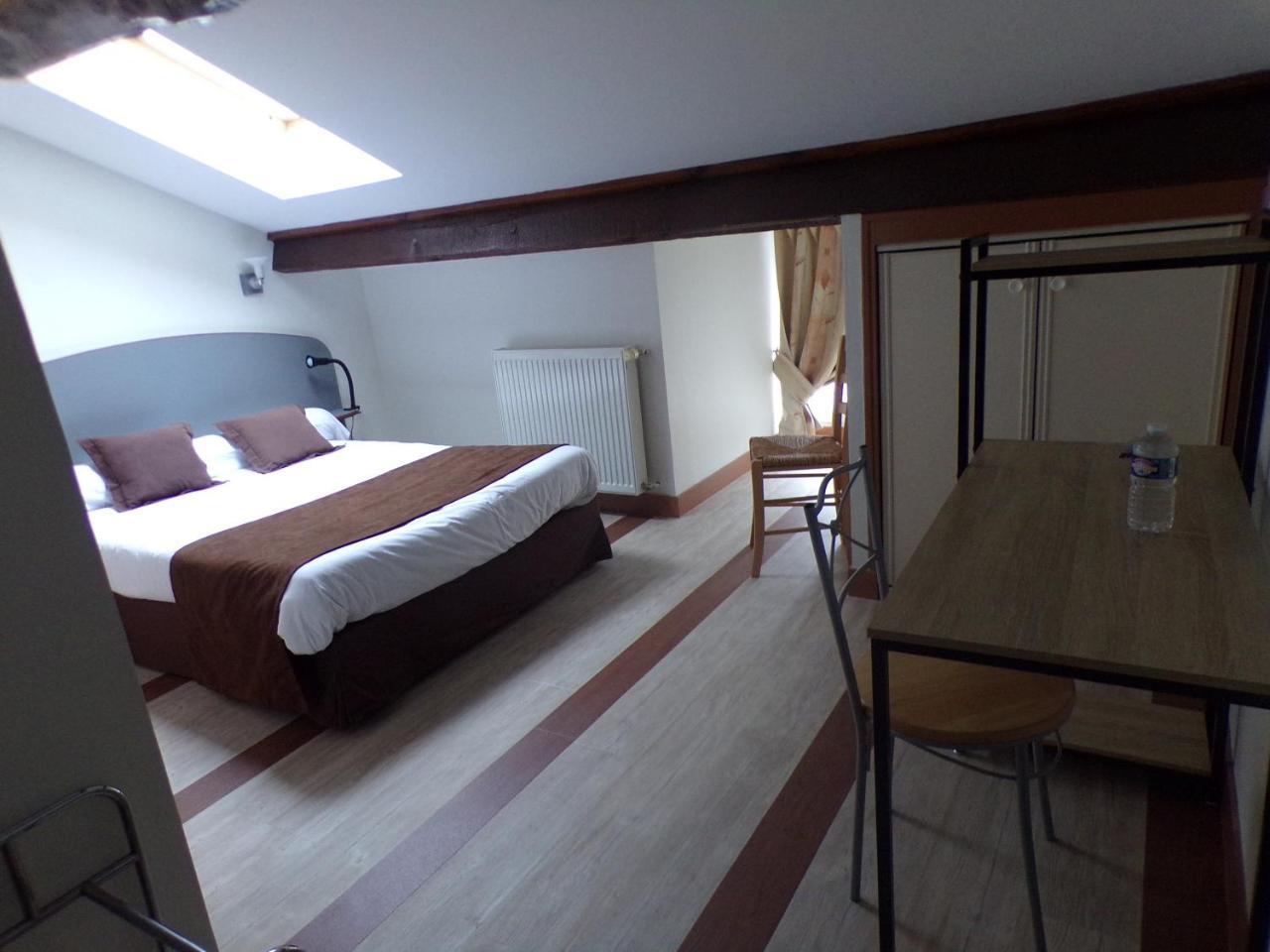 Logis Hotel De France Rochechouart Kültér fotó